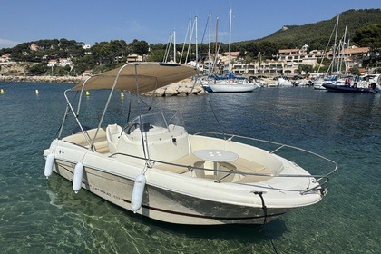 Charter Motorboat Jeanneau CAP CAMARAT 6.35 Saint-Cyr-sur-Mer