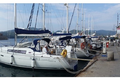 Noleggio Barca a vela BENETEAU OCEANIS 37 Piombino