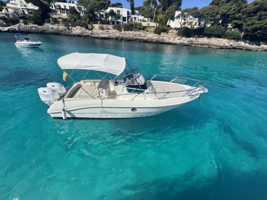 Motorboat Capelli 28 WA Boot Grundriss