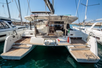 Location Catamaran Lagoon Lagoon 42 (Gen+A/C+WM) Olbia