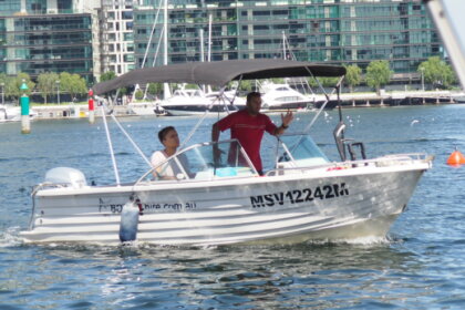 Hire Motorboat Polycraft Bowrider Melbourne