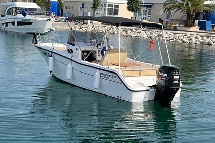 Charter Motorboat Elan Elan 650 Cabin Split