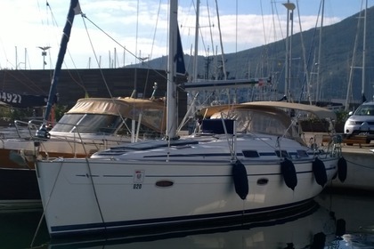Miete Segelboot BAVARIA 39 La Maddalena