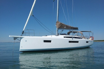 Hyra båt Segelbåt Jeanneau Sun Odyssey 410 Porto Santa Margherita