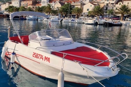 Hire Motorboat Prince 565 Sundeck Makarska