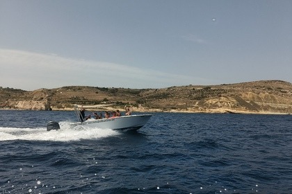 Charter Motorboat Coronet 24 Malta