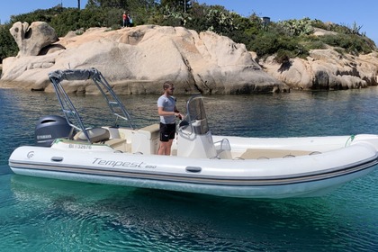 Hire Motorboat Capelli Capelli Tempest 650 Les Issambres