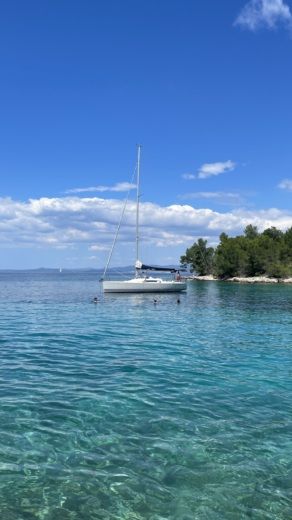 Split Sailboat X-yachts X-35 alt tag text