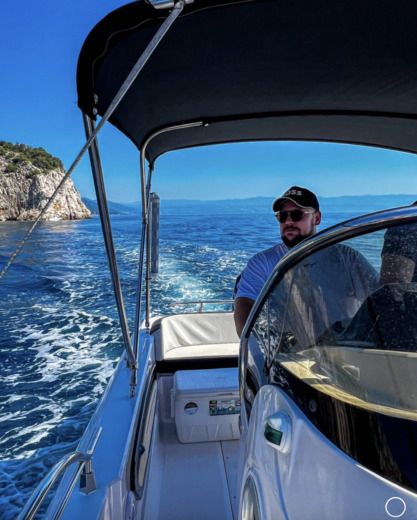 Opatija Motorboat Ranieri Voyager 26 S alt tag text