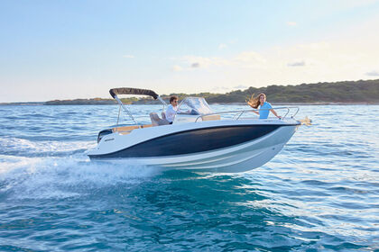 Charter Motorboat Quicksilver Open 605 Fréjus