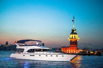 Hyra båt Motorbåt Su Yacht Custom Built Istanbul