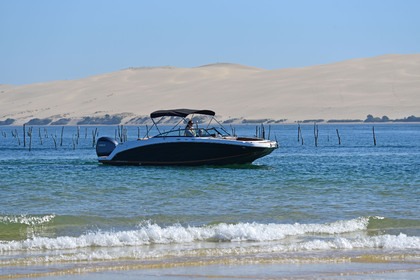 Rental Motorboat Four Winns HD8 Arcachon