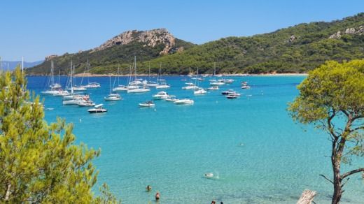 Toulon Sailboat Beneteau Oceanis 40 alt tag text