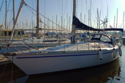 Charter Sailboat Jeanneau Sun Fizz Arzal