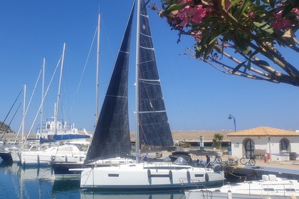 Hire Sailboat Jeanneau Sun Odyssey 410 - 3 cab. Tropea