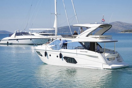 Charter Motor yacht Absolute  50 Fly Seget Donji