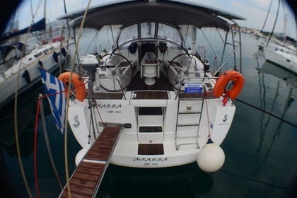 Charter Sailboat BENETEAU OCEANIS 40 Volos