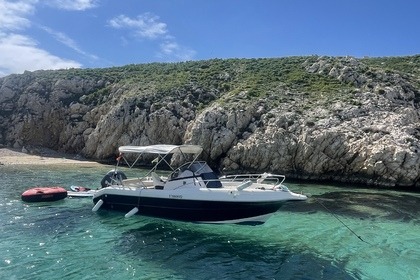 Charter Motorboat Pacific Craft 650 WA Marseille