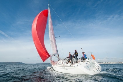 Charter Sailboat BENETEAU First 31,7 Brest